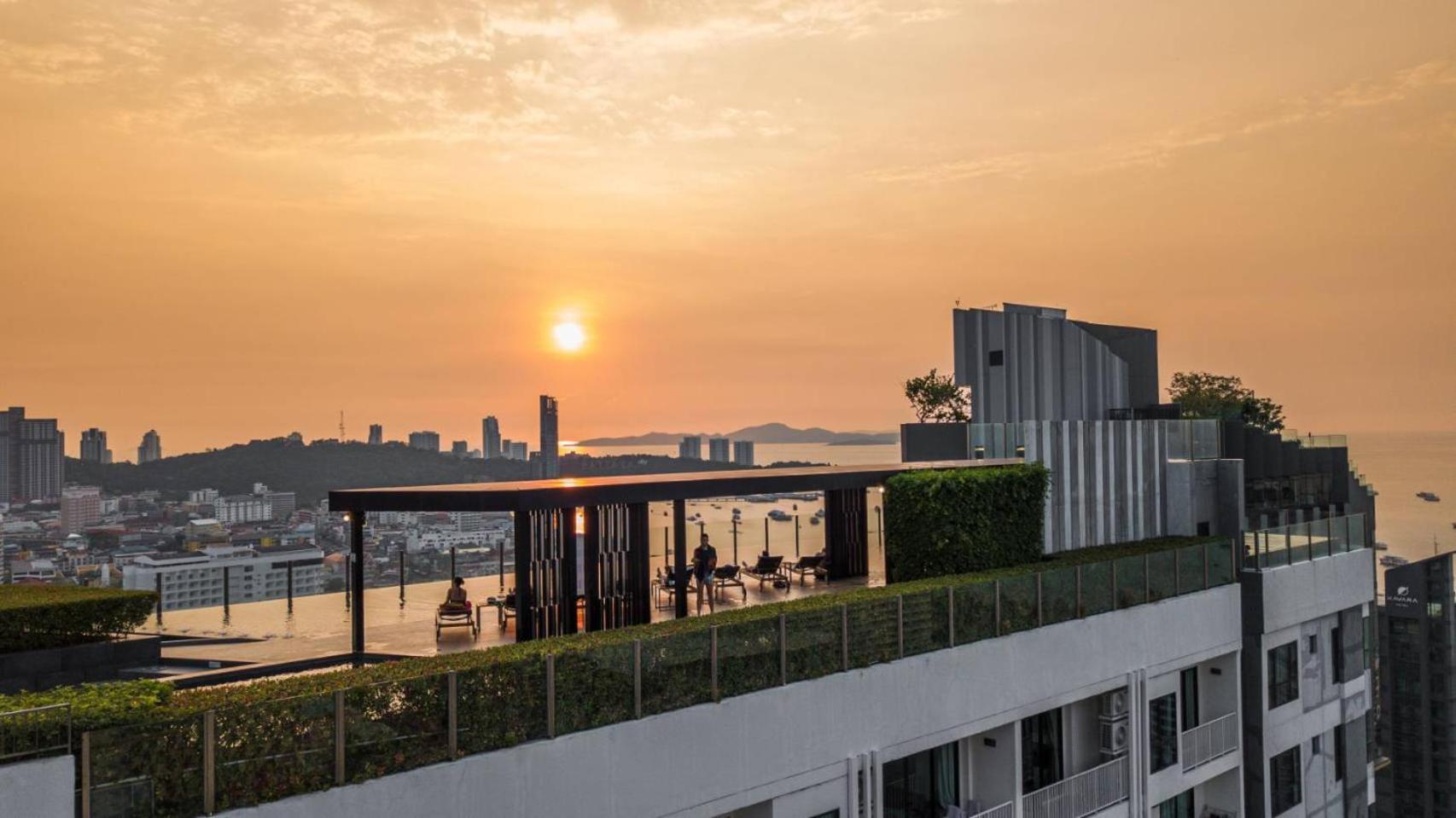 Aparthotel The Base Pattaya By Nami Esterno foto